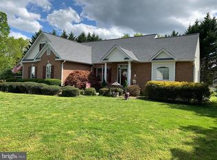 1445 Morris Pond Dr, Locust Grove, VA 22508