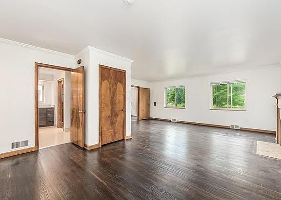4th image of 662 Eastmoor Blvd