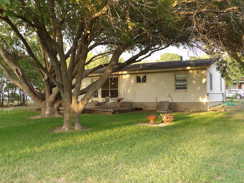 2nd image of 304 Julie St