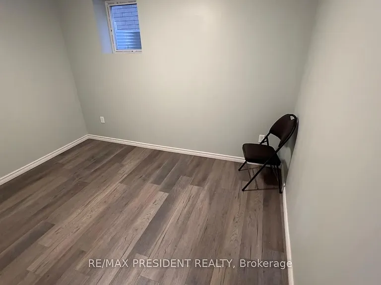 592 Florencedale Cres #BASEMENT — Photo 4