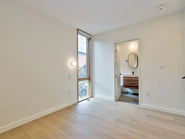 37 Margueretta St #LANEWAY — Photo 13