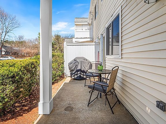 3rd image of 360 Littleton Rd Unit C7