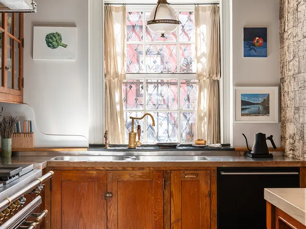 19 Cranberry Street image 9 of 20