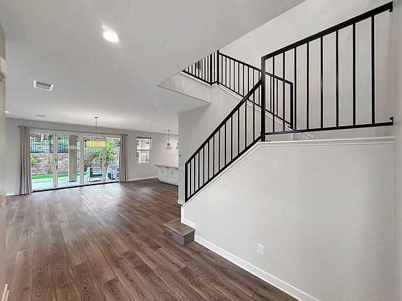 5th image of 5822 Renault Way