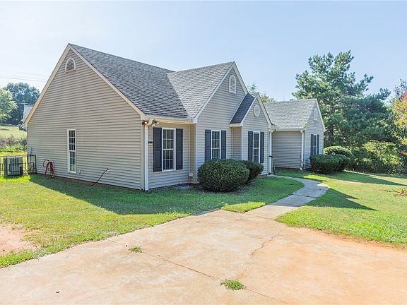 3rd image of 101 Springview Dr