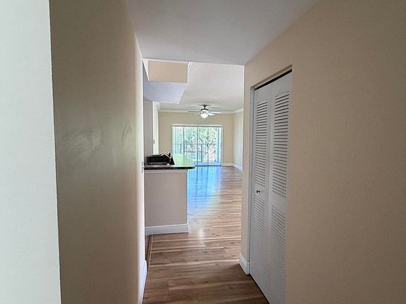 5th image of 5960 Sample Rd #208