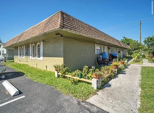 581 Kathy Ln #D Photo 1