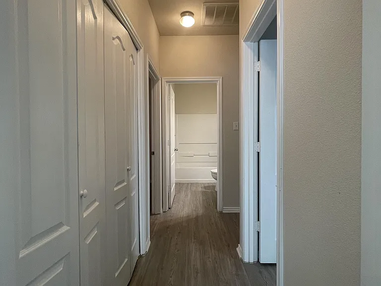 7214 Sunny Day — Photo 31