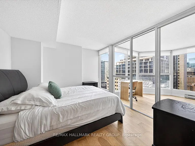 55 Centre Ave #1506 — Photo 24