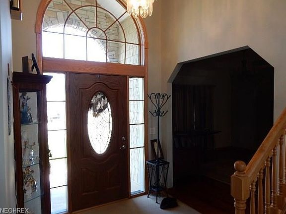 4th image of 240 Kensington Ct