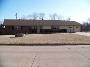 4201 Bridle Rd, Bartlesville, OK 74006