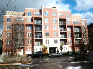 1670 Mill River Pl. #301, Des Plaines, IL 60016