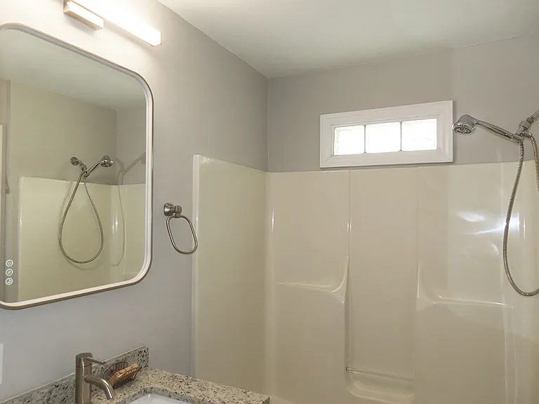 1215 Kent St — Photo 8