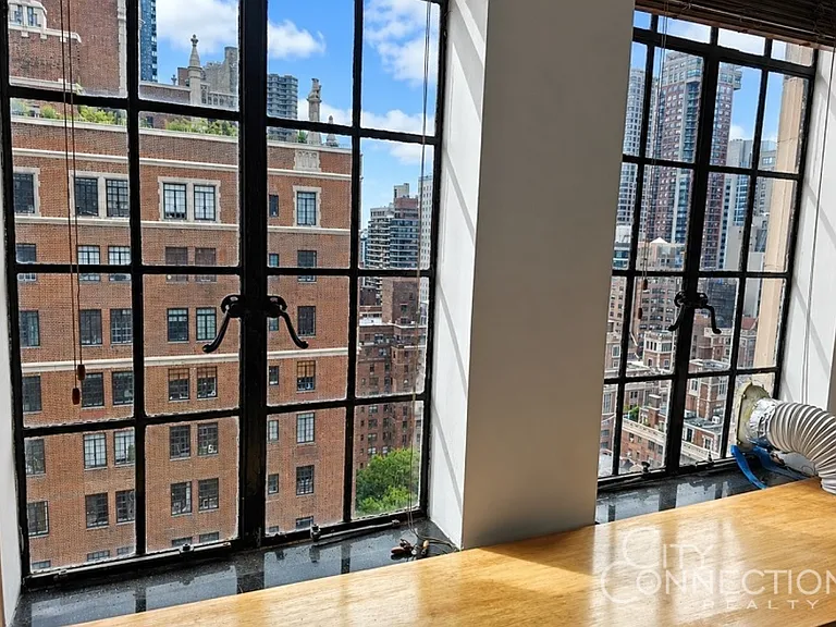 45 Tudor City Pl #2120 — Photo 4