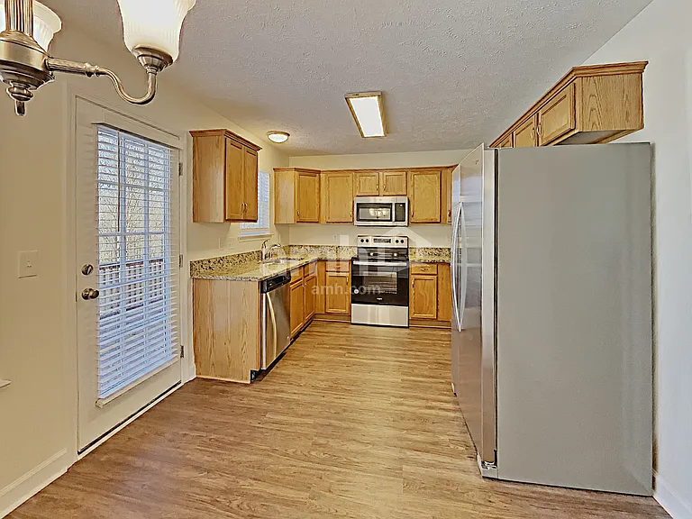 3429 White Pine Dr — Photo 4