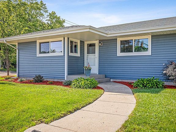 4th image of 7922 Elm Ave