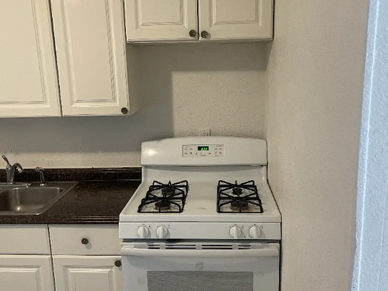 190 Washington Ave #9 — Photo 1