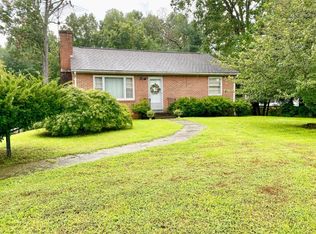 425 Rio Rd W, Charlottesville, VA 22901