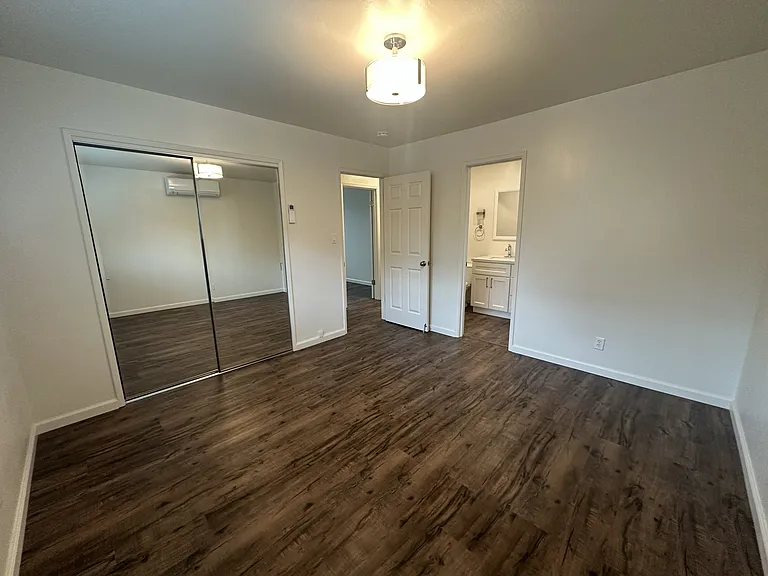 507 Bay St — Photo 19