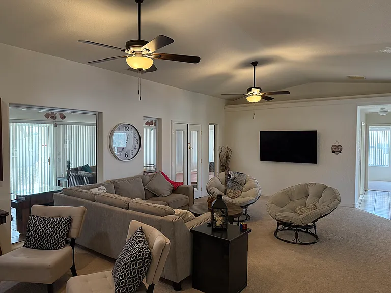 Living room 3