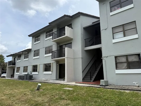 7195 NW 179th St APT 211, Hialeah, FL 33015