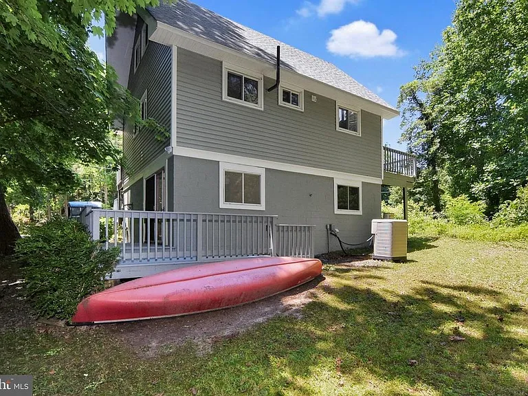 459 Monument Dr — Photo 14