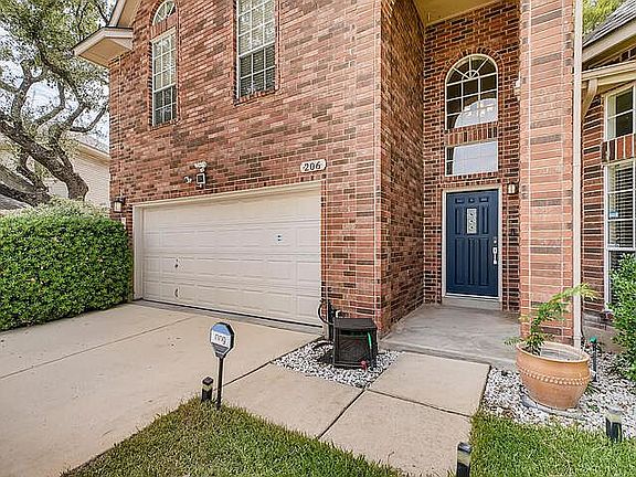 4th image of 206 Whisper Wood Ln