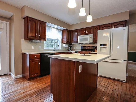 3rd image of 3730 Deer Meadow Run