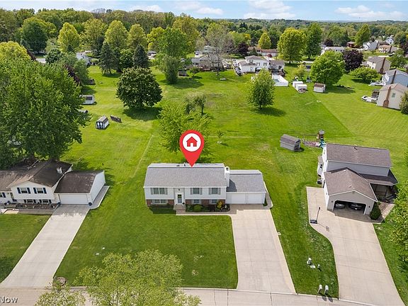 2nd image of 4506 Honeysuckle Dr