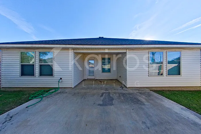 208 Yardley Ct — Photo 18