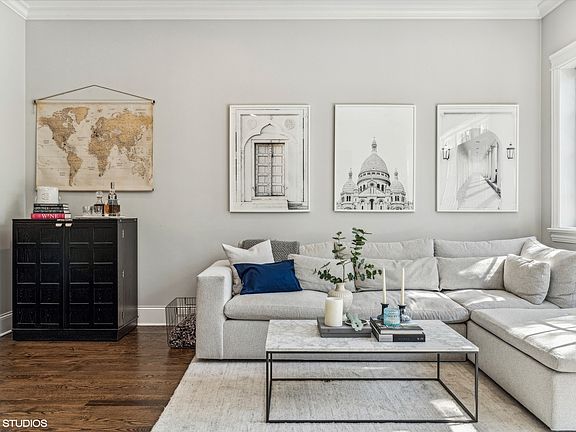 4th image of 3227 N Kenmore Ave #3