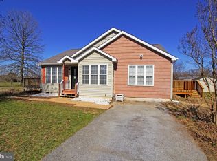 21 Fox Crossing Dr, Clayton, DE 19938