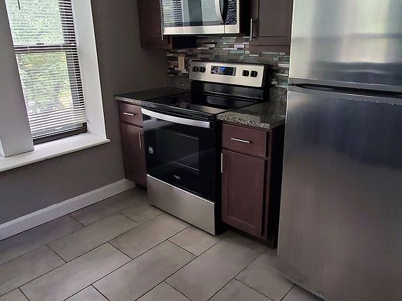 3rd image of 5574 Waterman Blvd APT 2N