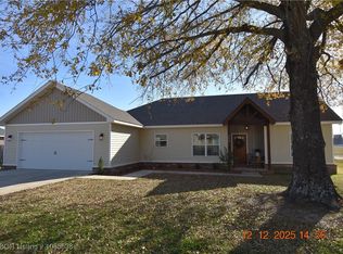 705 SW 11th St, Muldrow, OK 74948