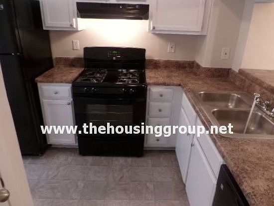 2nd image of 6578 Wellington Sq