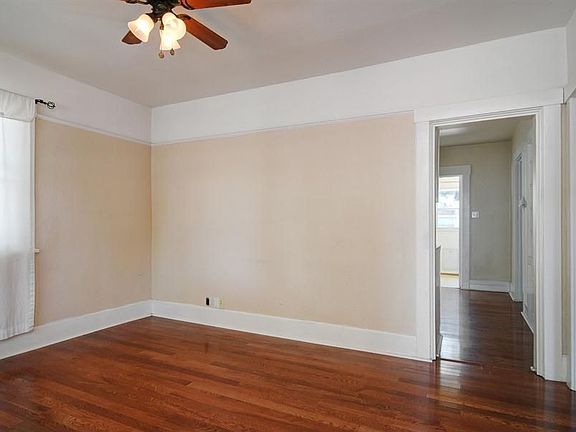 5th image of 384 Arleta Ave