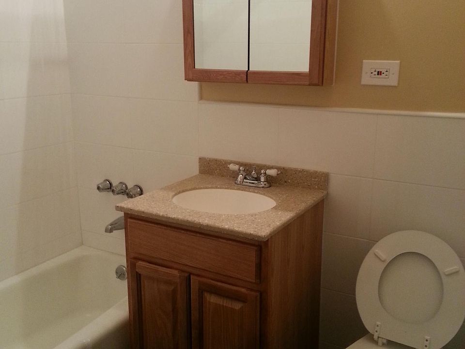 2nd image of 1660 Bell Blvd #6