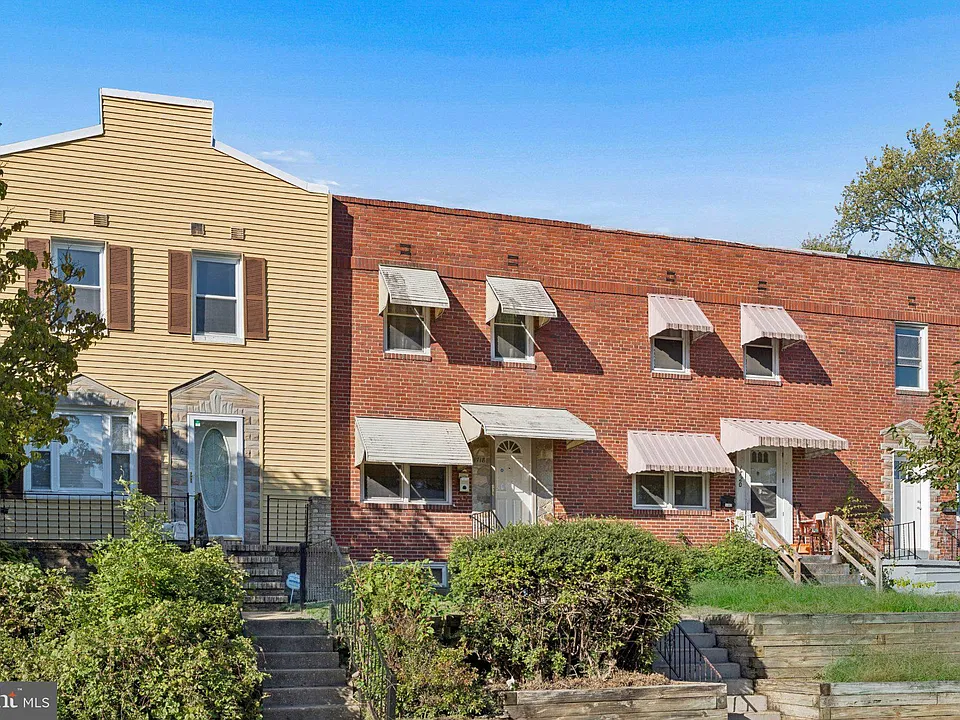 1716 Redwood Ave