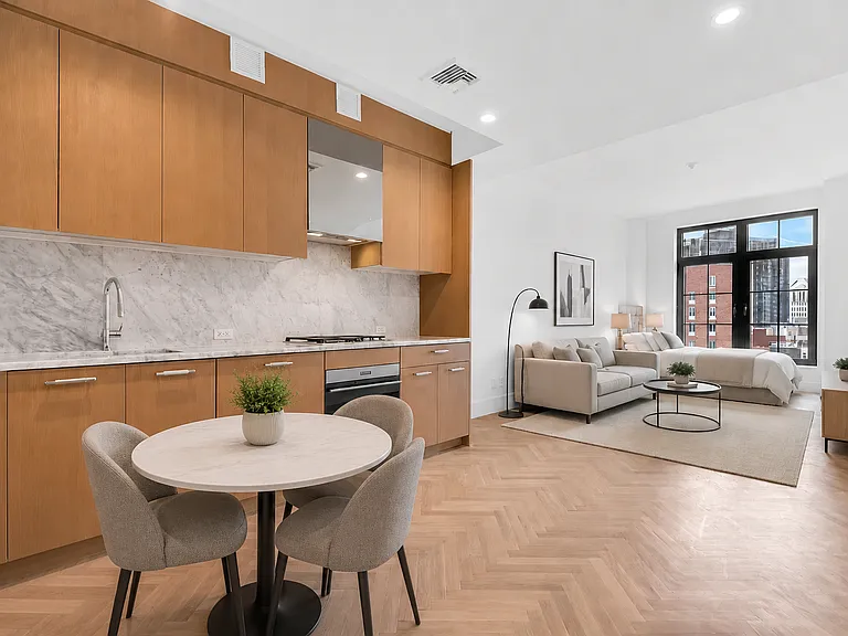 300 W 122nd St #7D — Photo 1