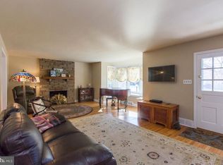 2711 W Darby Rd, Havertown, PA 19083