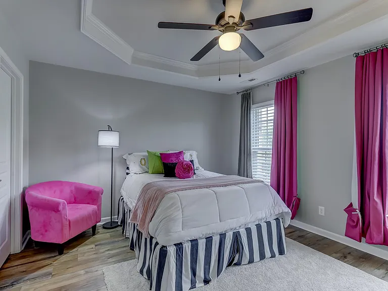 905 Lyndley Dr — Photo 23