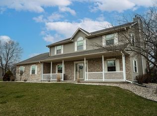 W330N4298 Glen Parc Cir, Nashotah, WI 53058
