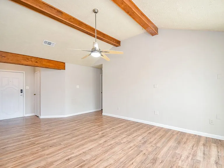 7623 Kite Hill Dr — Photo 7