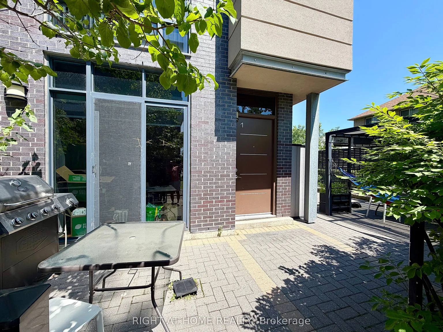 4 bed, $3,900 — Photo 1