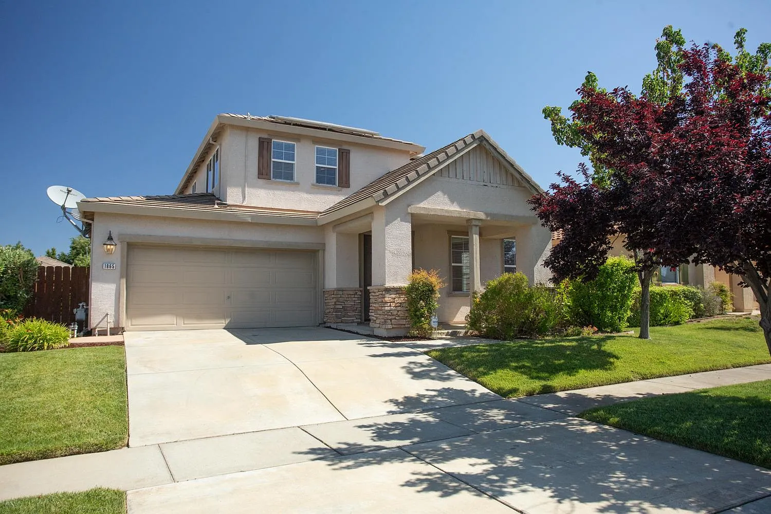 1865 Waterfall Dr photo 1