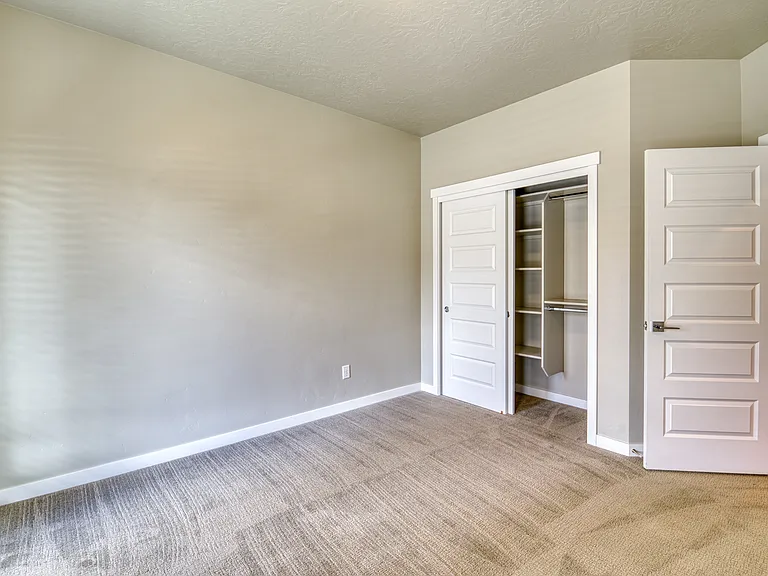 1818 S Grant Ave — Photo 11