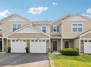 2040 Limestone Ln, Carpentersville, IL 60110