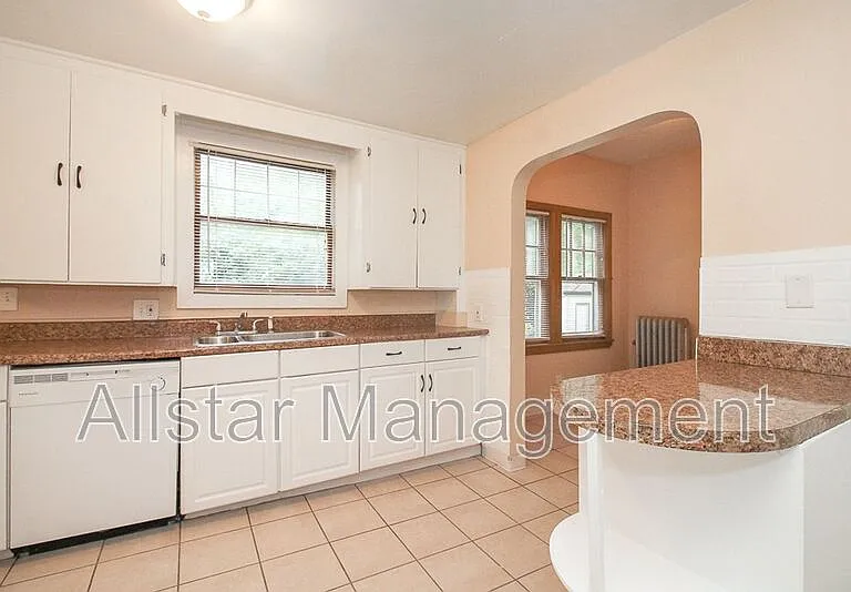 2100 Cottage Grove Dr — Photo 37