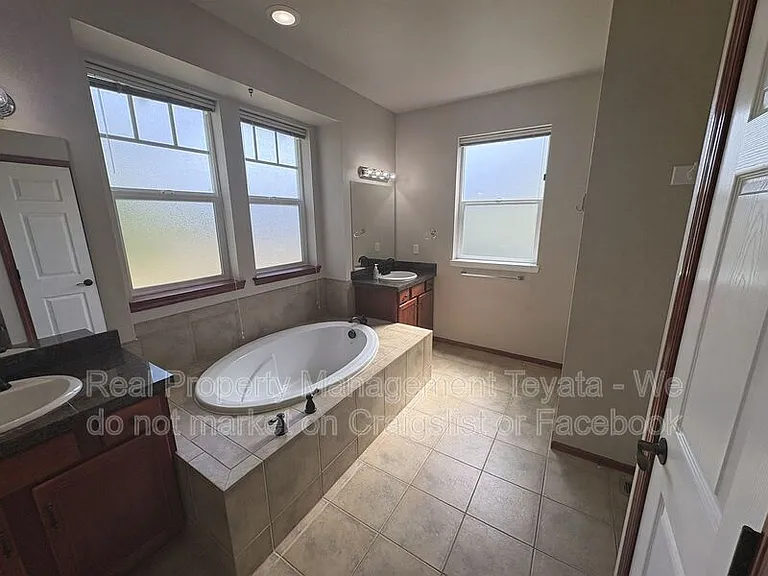4884 Dory Ct — Photo 19