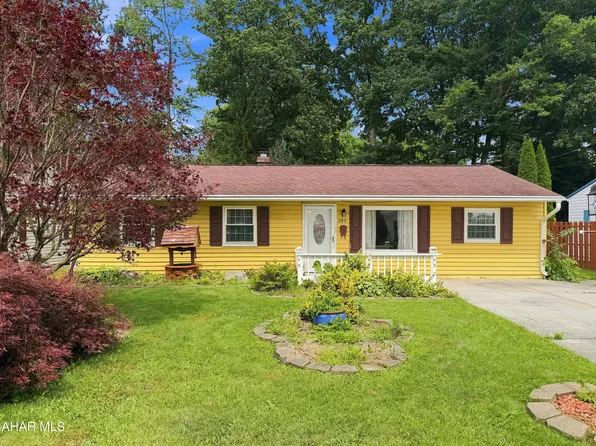 203 Marietta Dr, Johnstown, PA 15904